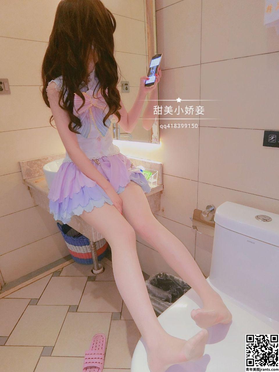 甜美小娇妾 &#8211; Cute loli girl with a mask show her pussy (28P)