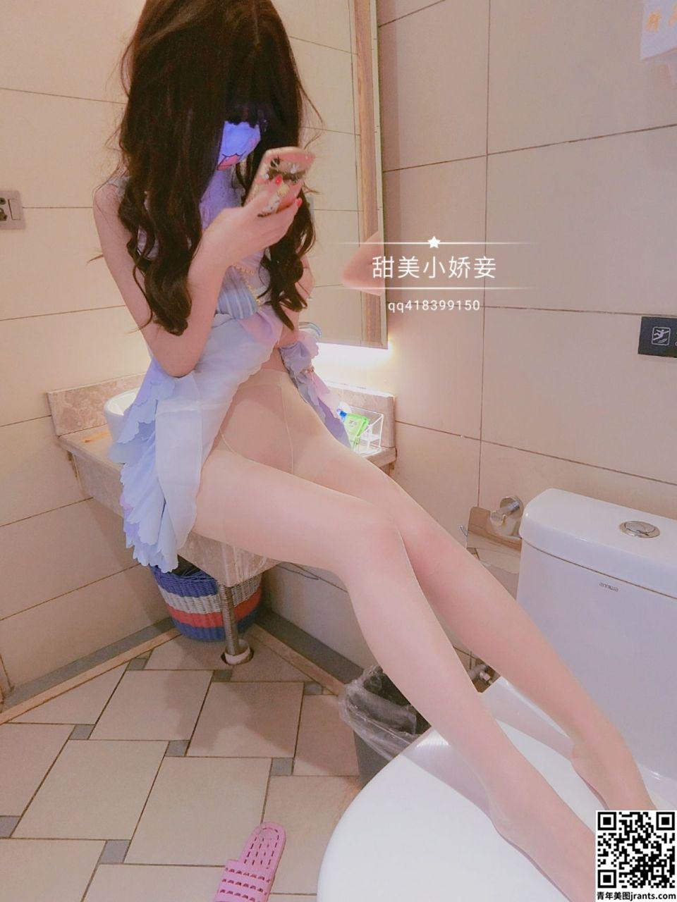 甜美小娇妾 &#8211; Cute loli girl with a mask show her pussy (28P)