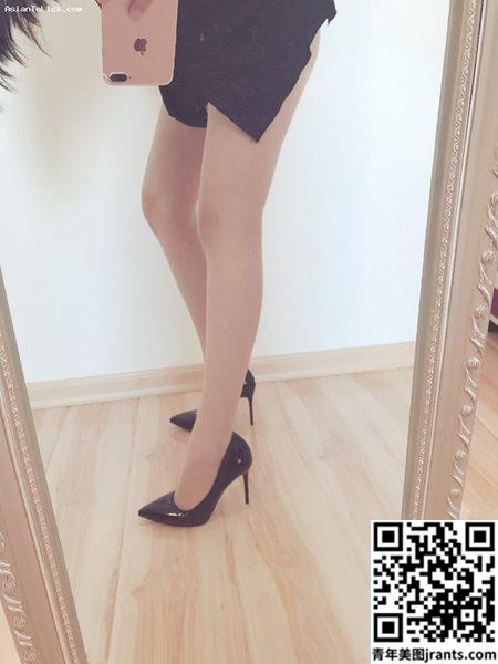 性感的中国女孩在镜子前自拍 (41P)