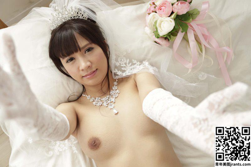 全裸新娘 (24P)