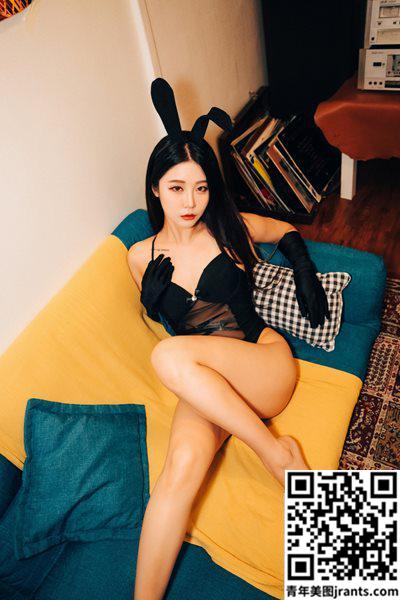 Bomi  黑色兔女郎 美臀曲线泄春光 (28P)