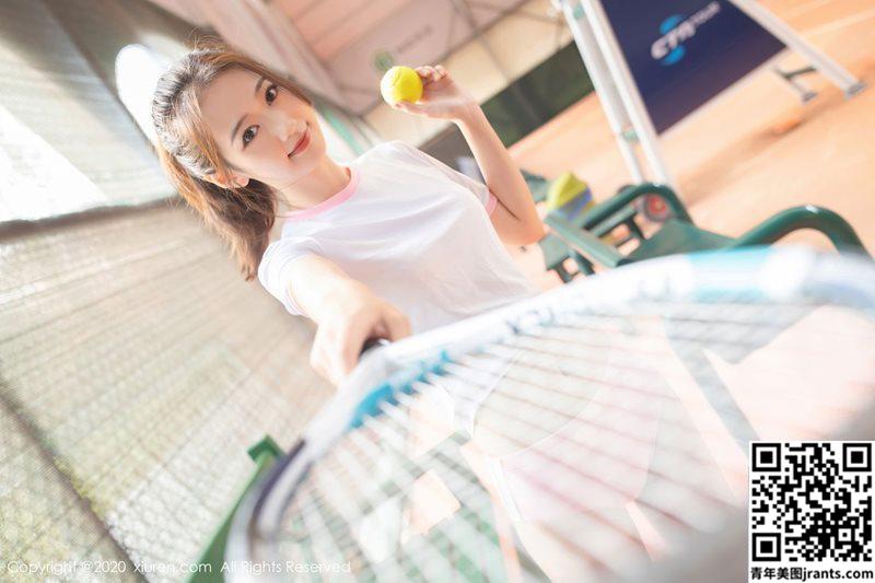 模特@唐安琪-网球少女系列，室外散亮的球场上，粉色清纯的运动装