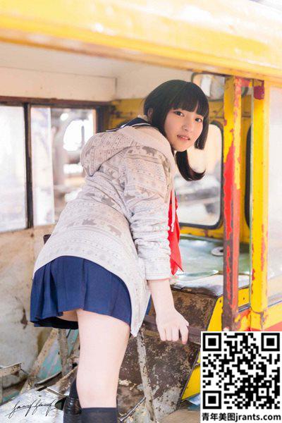 小丁Patron 茶园 High School Girl show her pussy in public