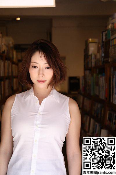 Miku 未来, 周刊ポストデジタル写真集 聡明な淑女の止まらない妄想 Set.01