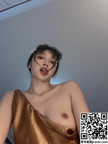 上海模特 aooomi 大尺度人体私拍合集