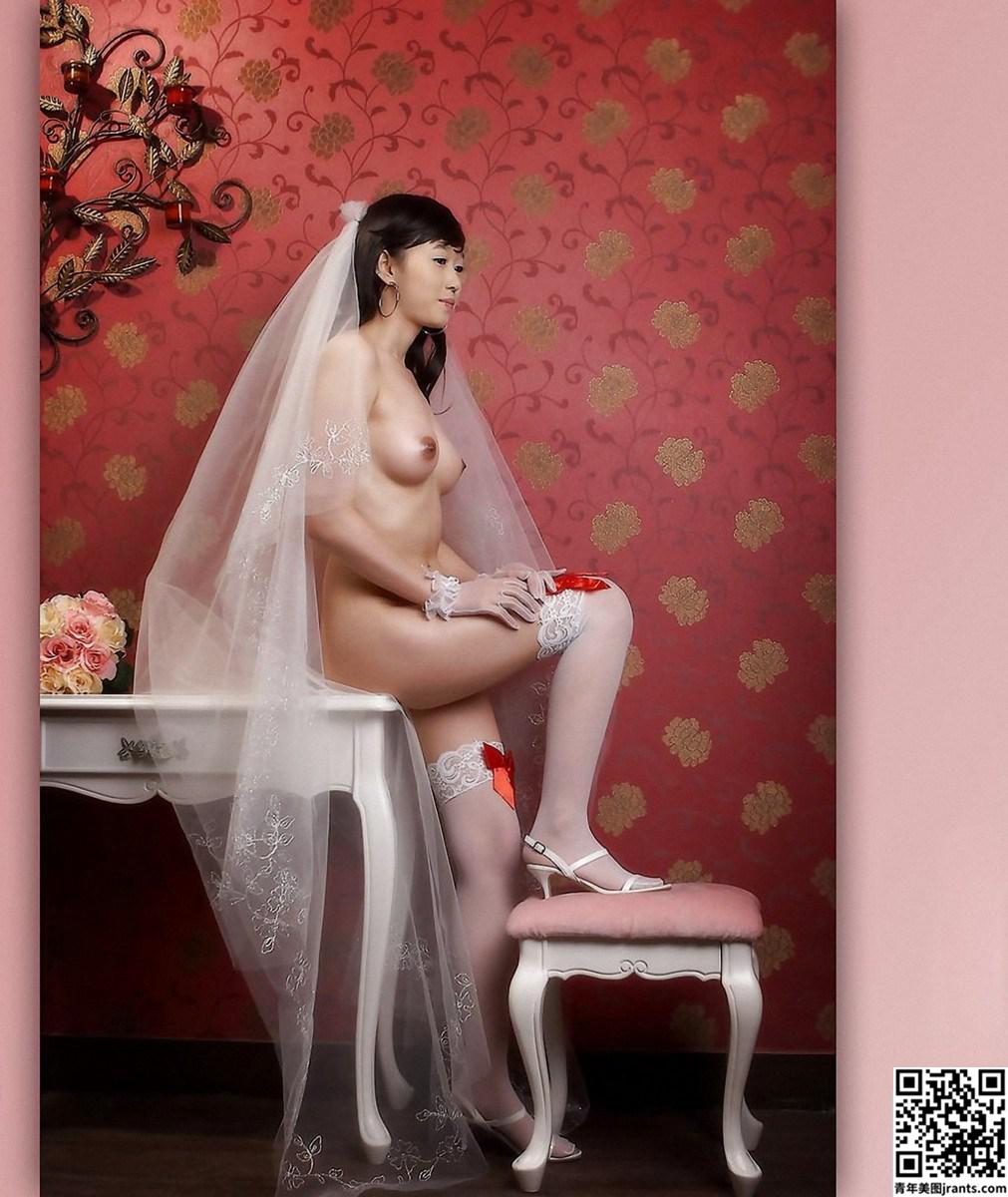 知性美女模特裸体婚纱人体写真福利套图