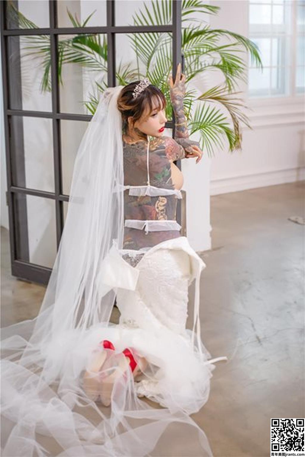 SAINT Photolife &#8211; YoKo VOL. 01 &#8211; Cat Bride