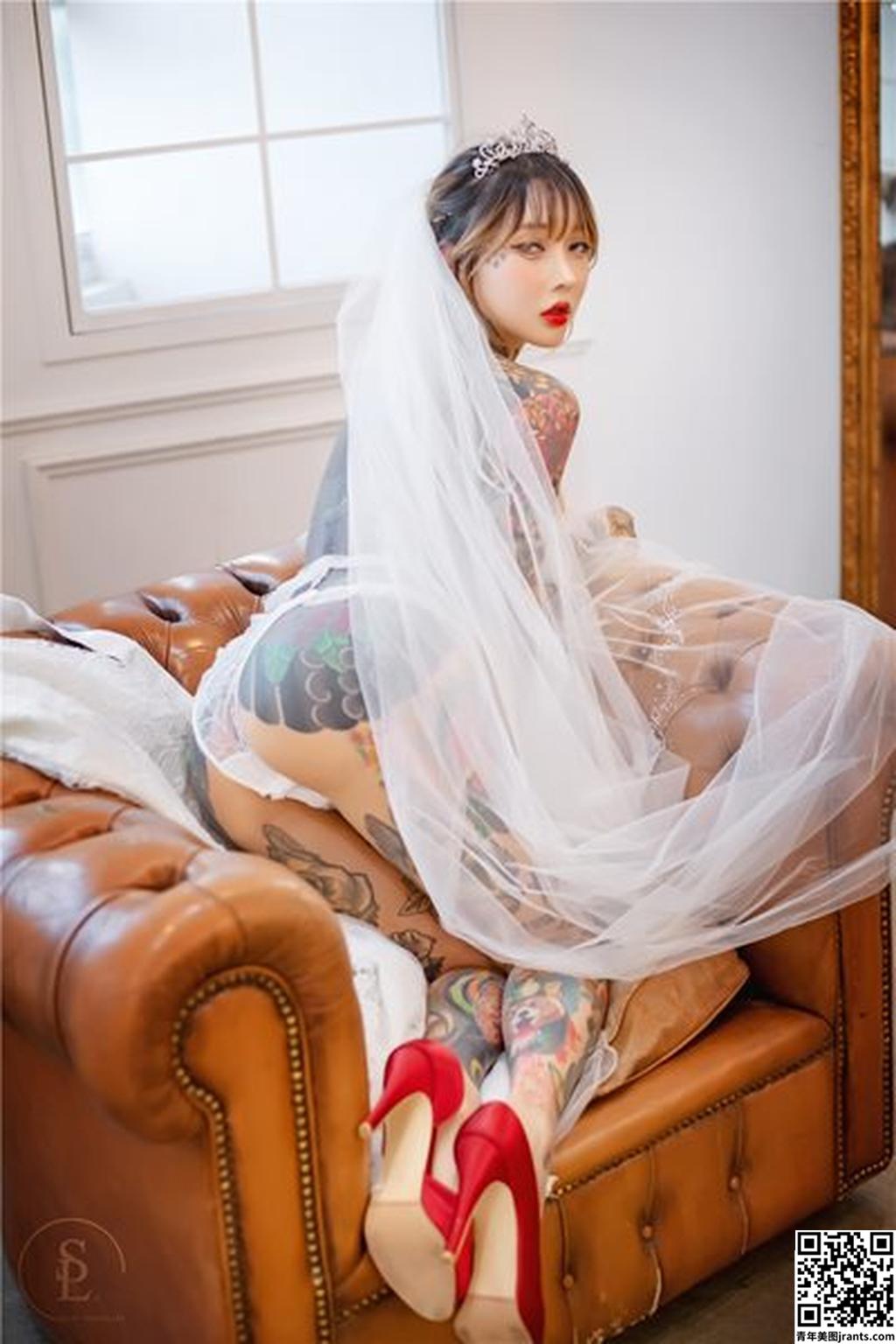 SAINT Photolife &#8211; YoKo VOL. 01 &#8211; Cat Bride