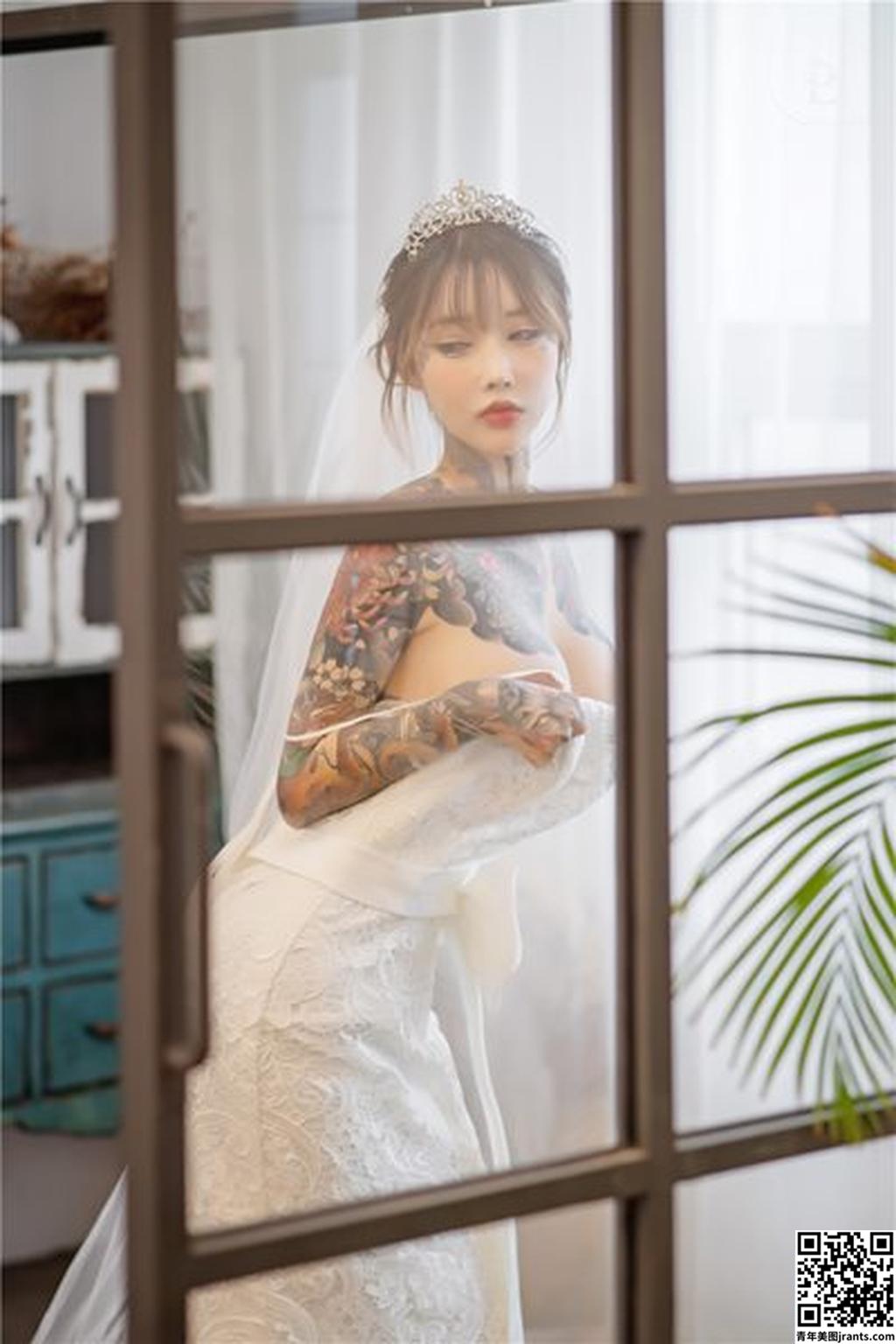 SAINT Photolife &#8211; YoKo VOL. 01 &#8211; Cat Bride