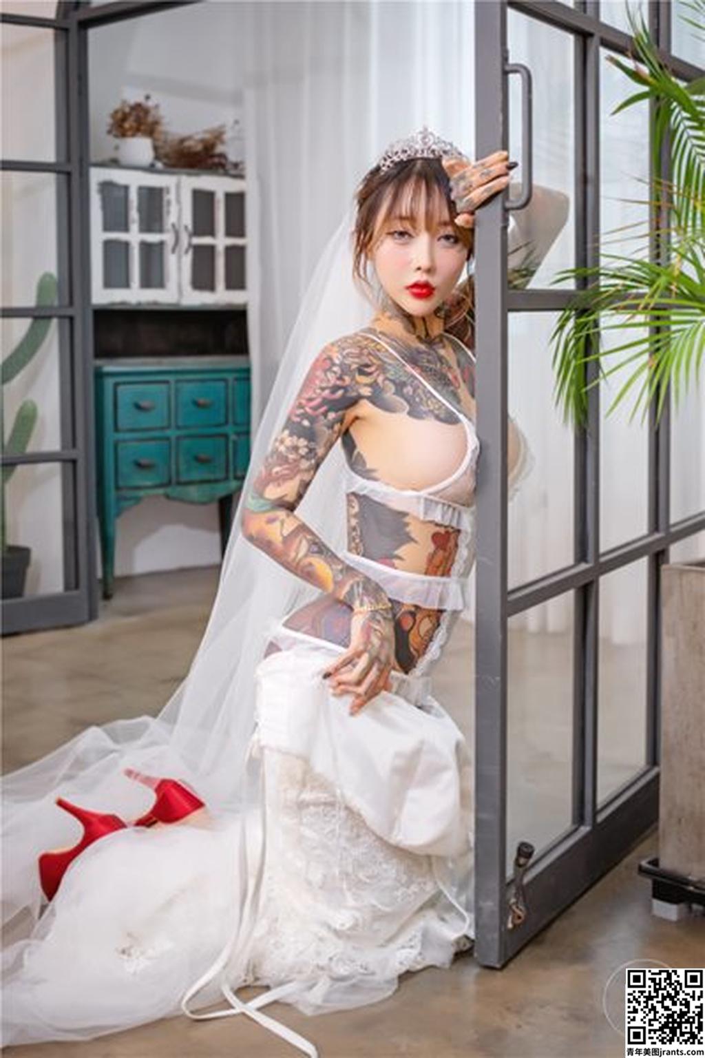 SAINT Photolife &#8211; YoKo VOL. 01 &#8211; Cat Bride