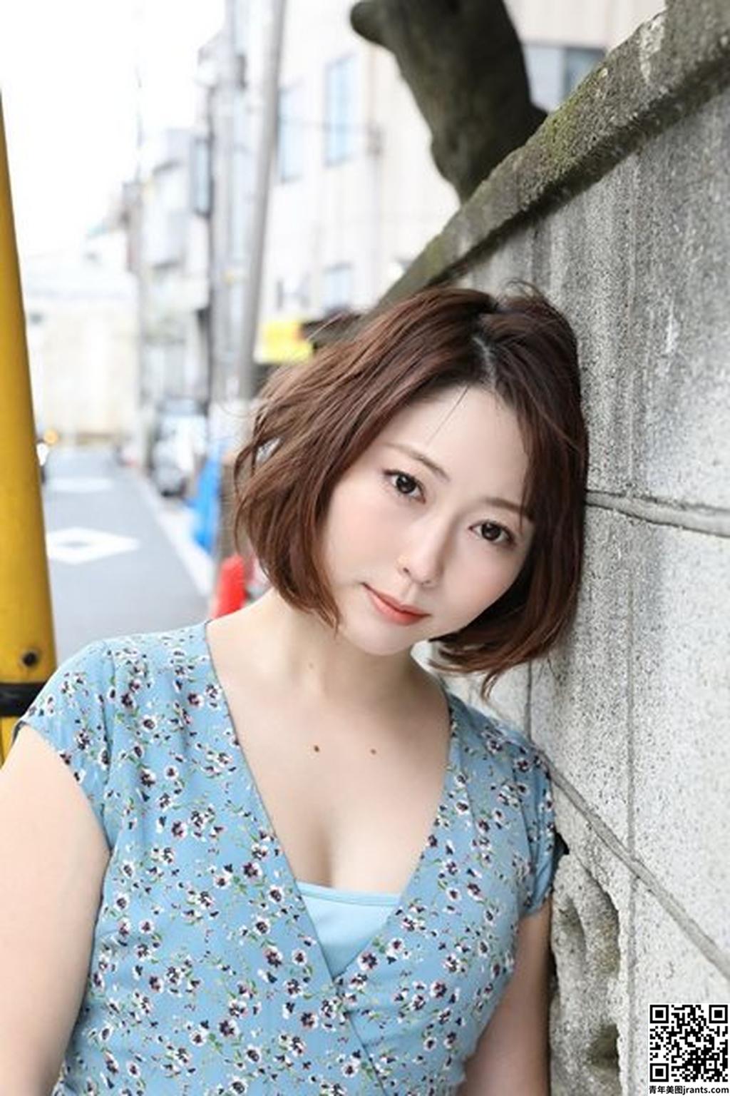 Miku 未来, 周刊ポストデジタル写真集 聡明な淑女の止まらない妄想 Set.02