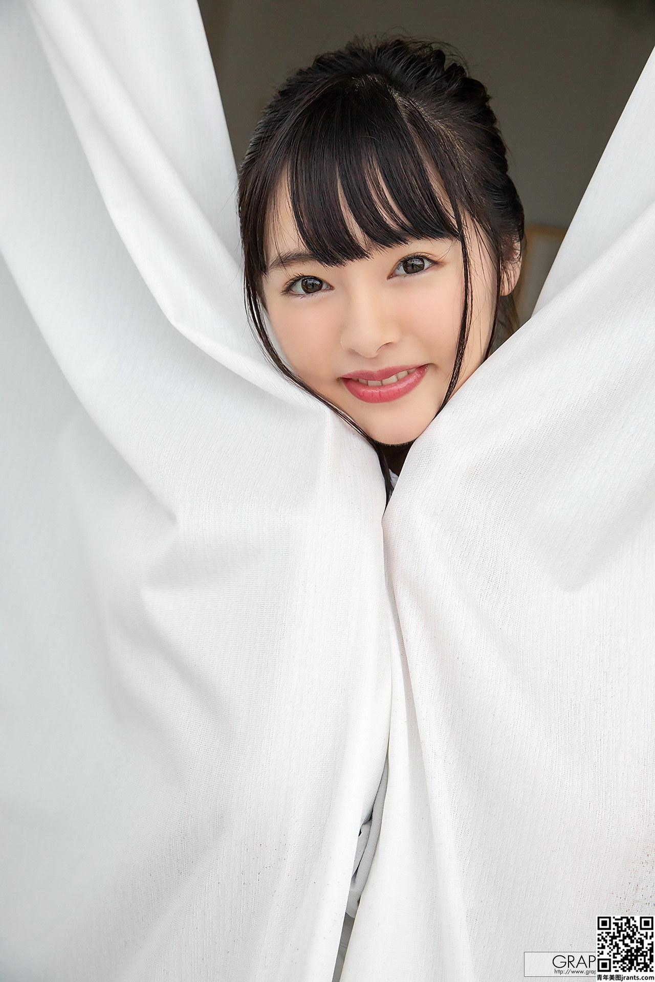 Yuna Ogura 小仓由菜 Yunacent Cute 01