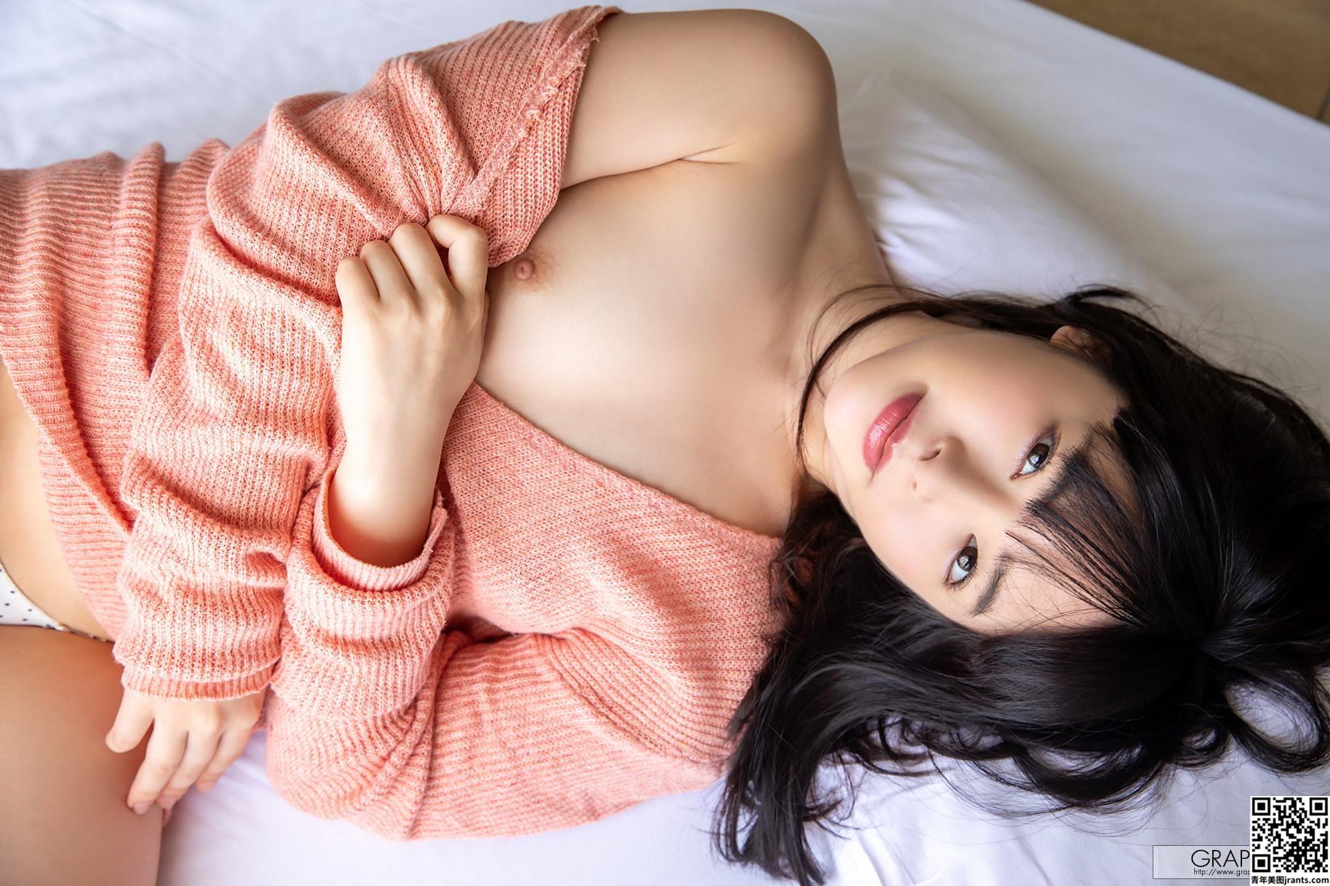 Yuna Ogura 小仓由菜 Yunacent Cute 01