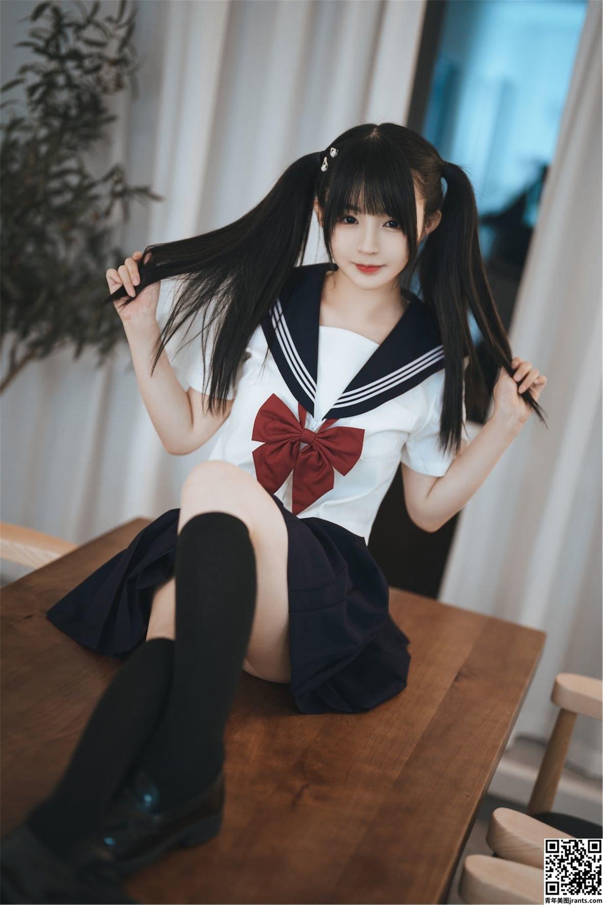 [Coser] 桜井甯甯 &#8211; 双马尾JK