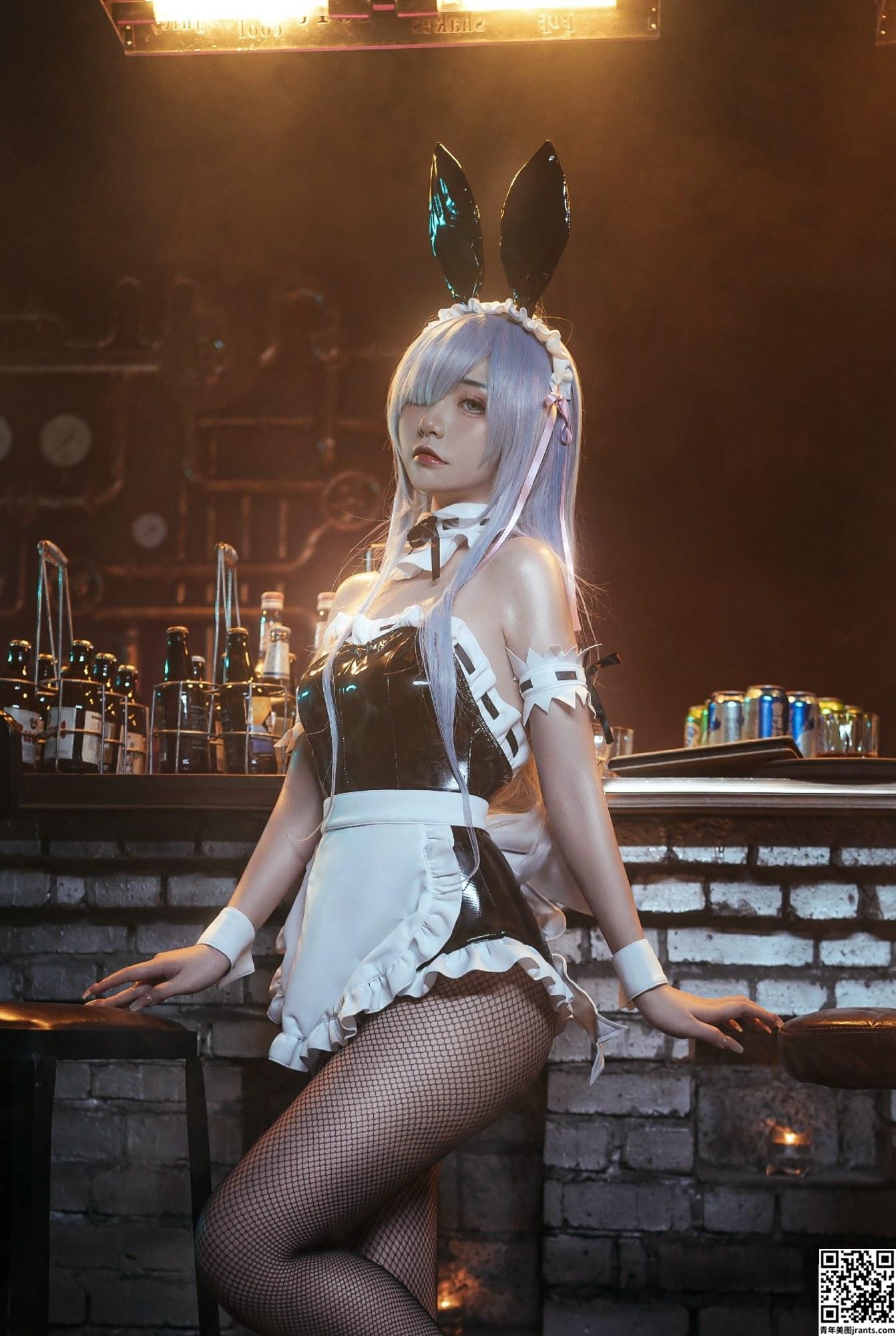 [COSPLAY] 爆机少女喵小吉 – 从零开始的夜生活