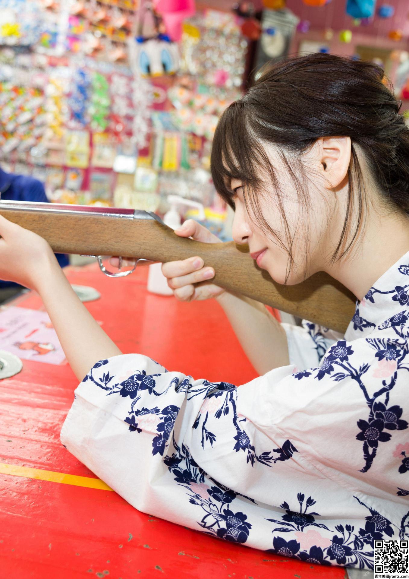 [伊织もえ] 神颜Coser 身材也圆润饱满