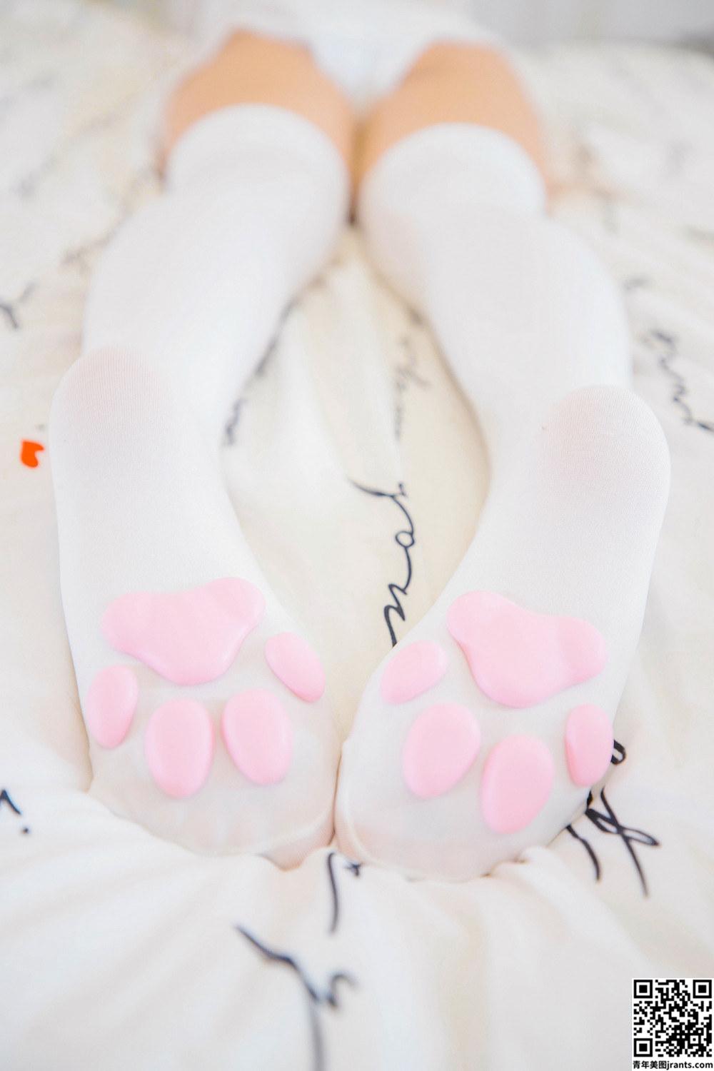 神楽坂真冬《白色猫掌袜3》御姐身材完美展示