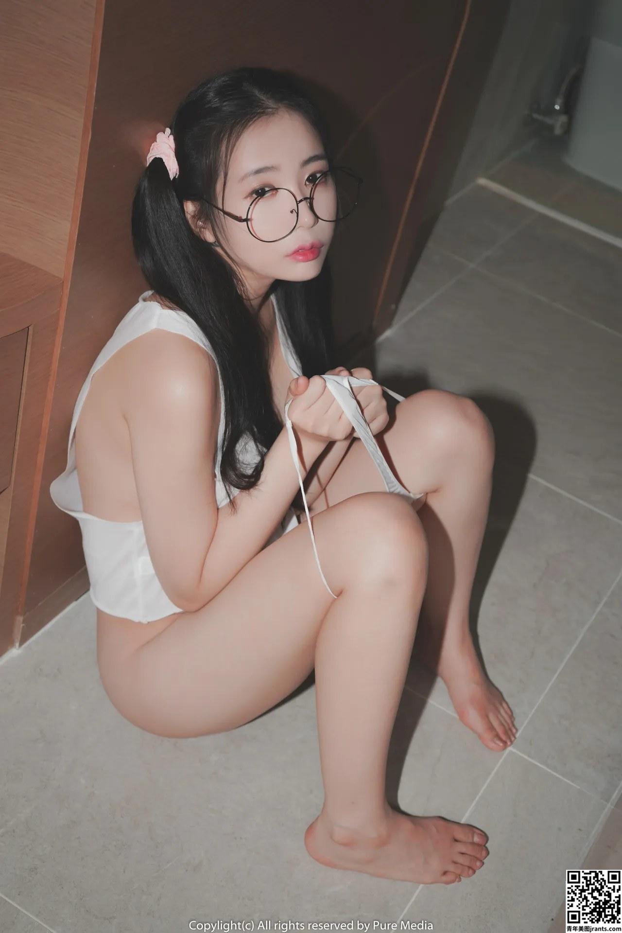 Hong-Si , [PURE MEDIA] VOL. 045   Set.01