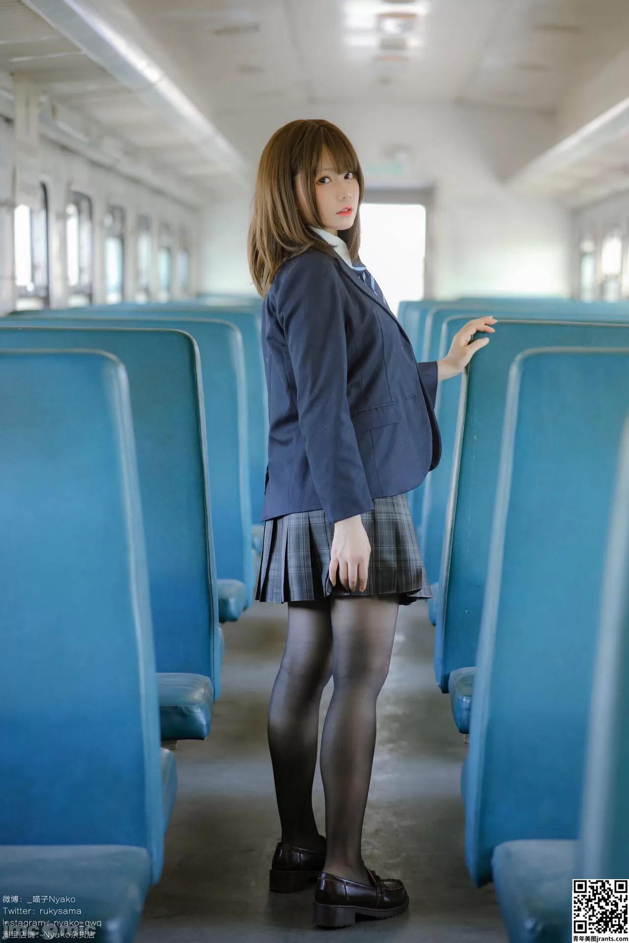 Nyako喵子 &#8211; 火车JK制服