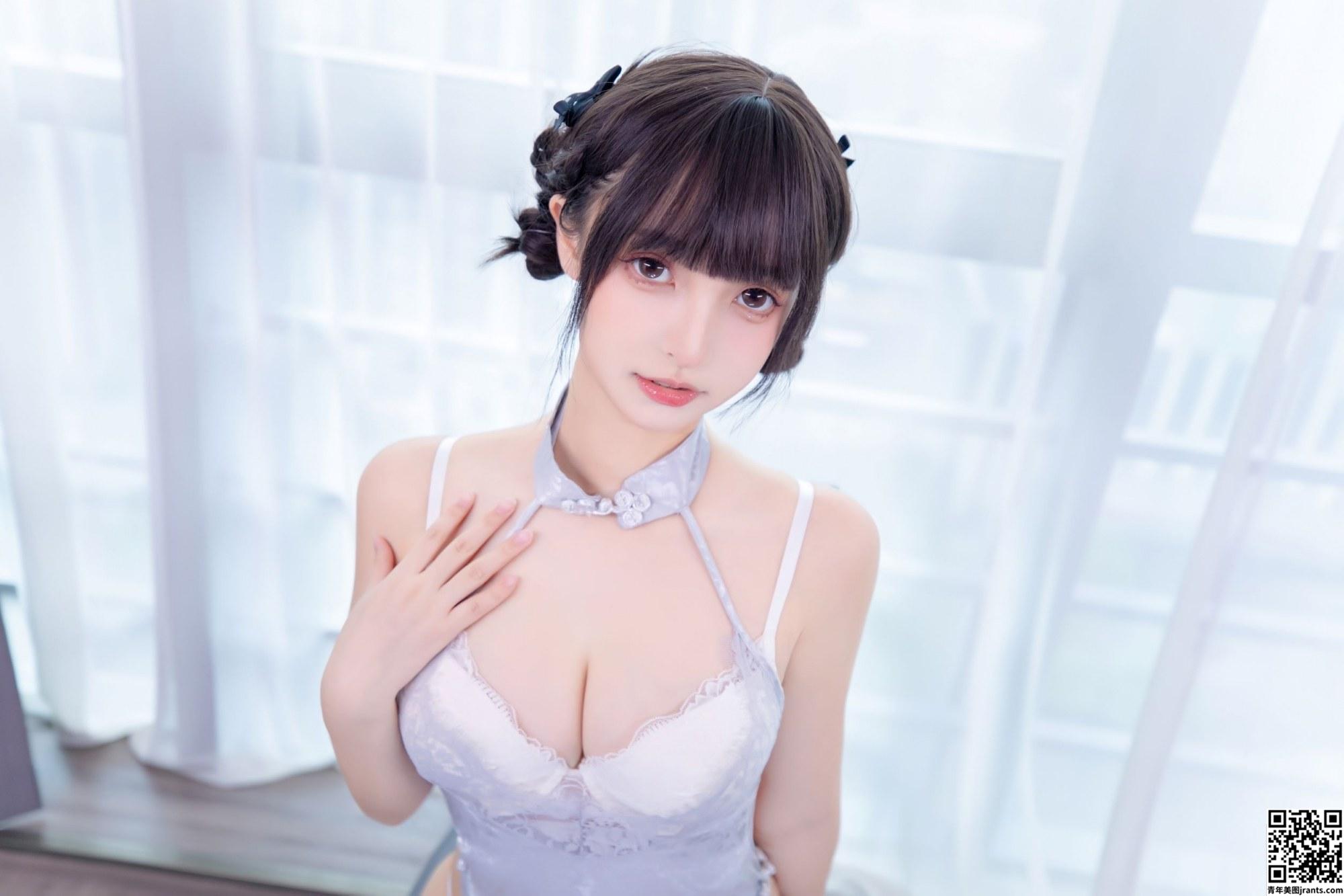 [Coser] 神楽坂真冬 &#8211; 雪糕小姐