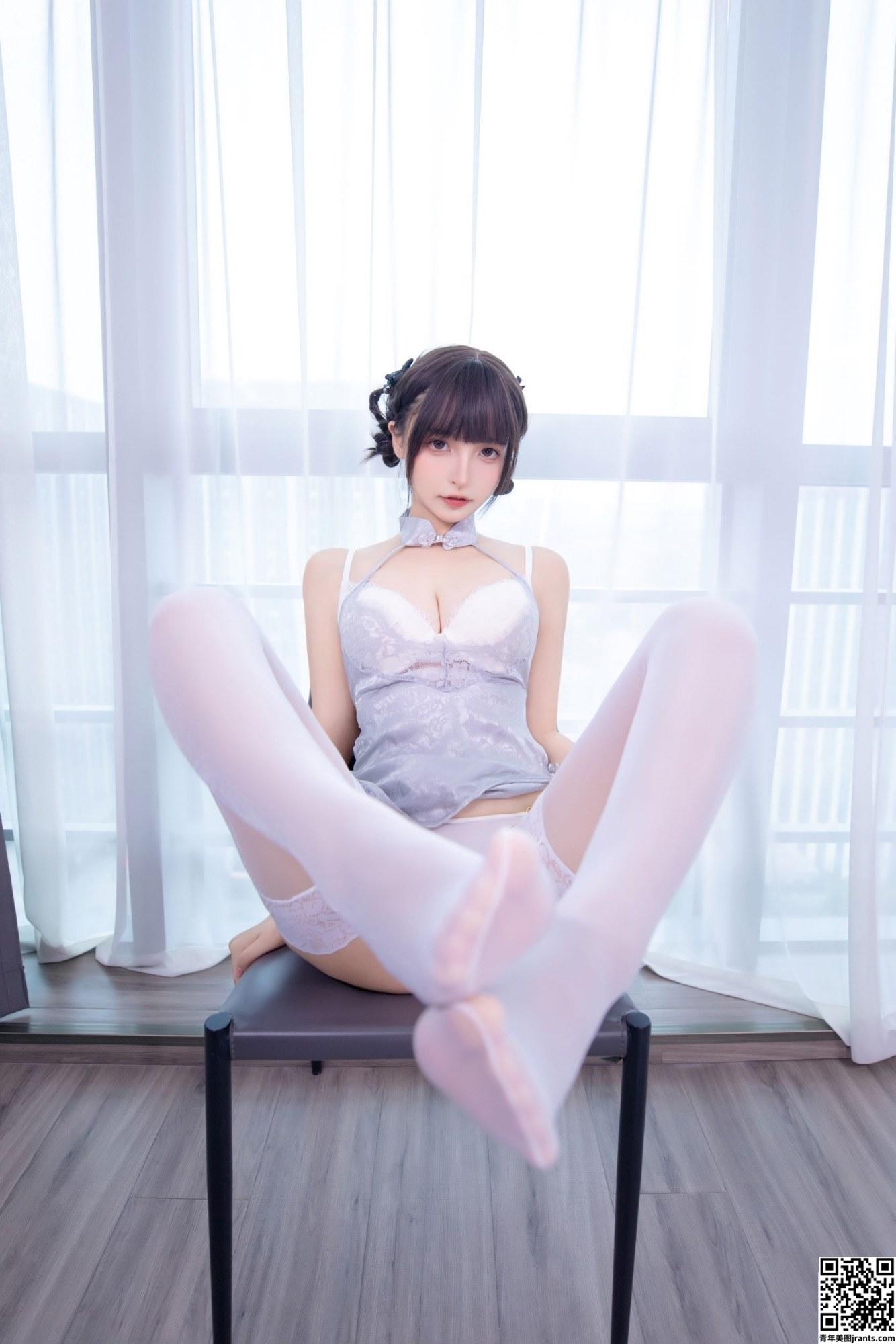 [Coser] 神楽坂真冬 &#8211; 雪糕小姐