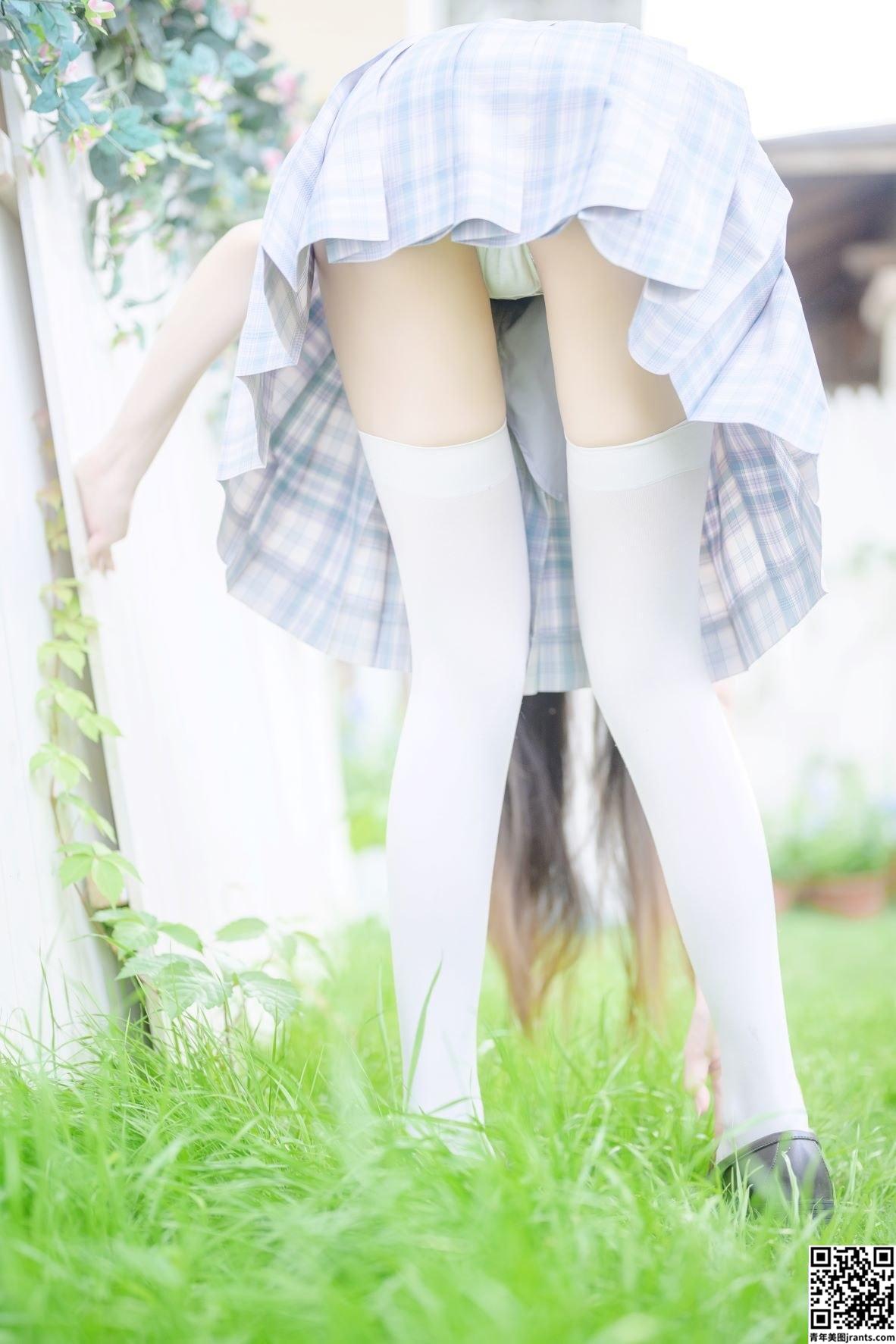 [Coser] 香草喵露露 &#8211; 阳光庭院制服