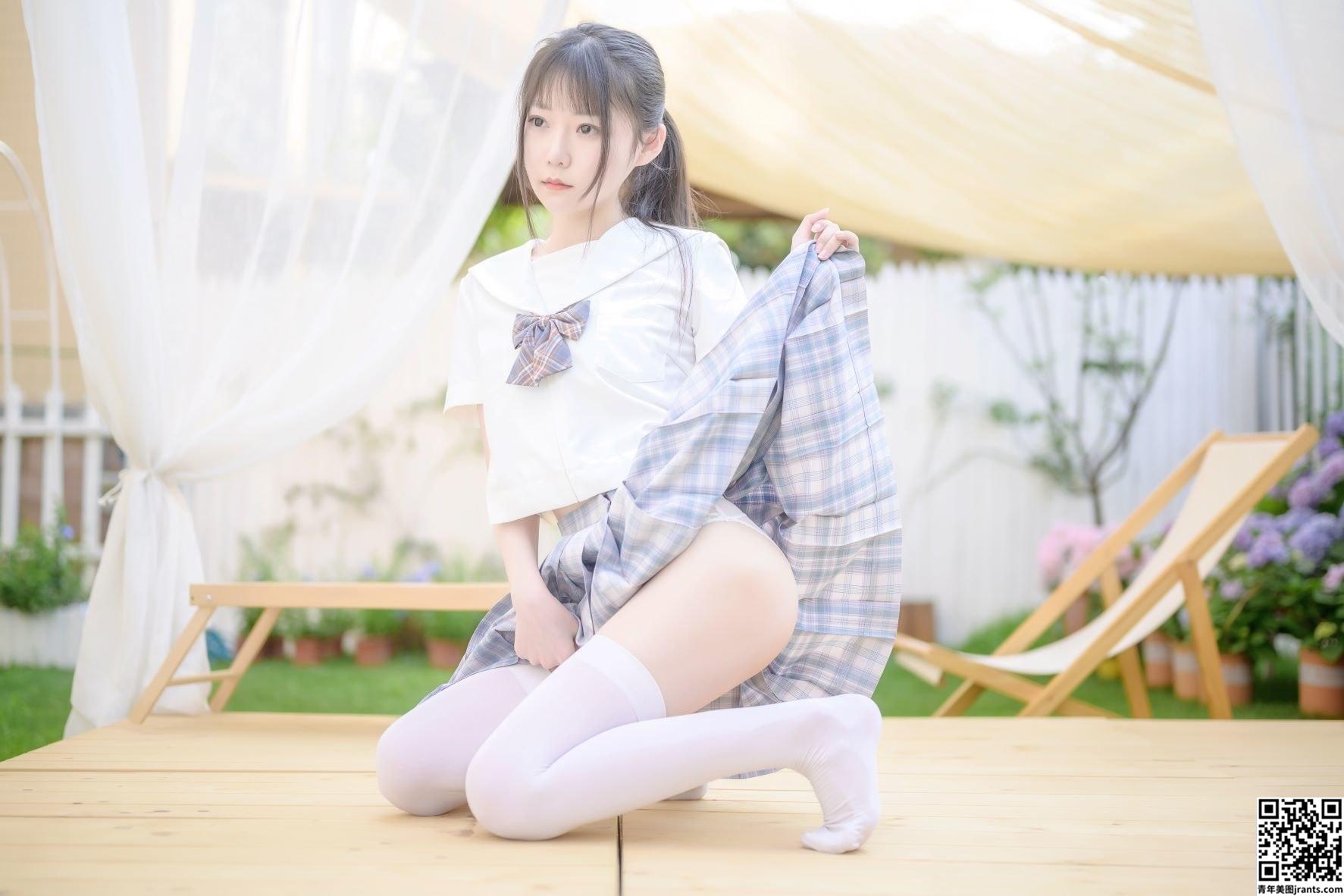 [Coser] 香草喵露露 &#8211; 阳光庭院制服