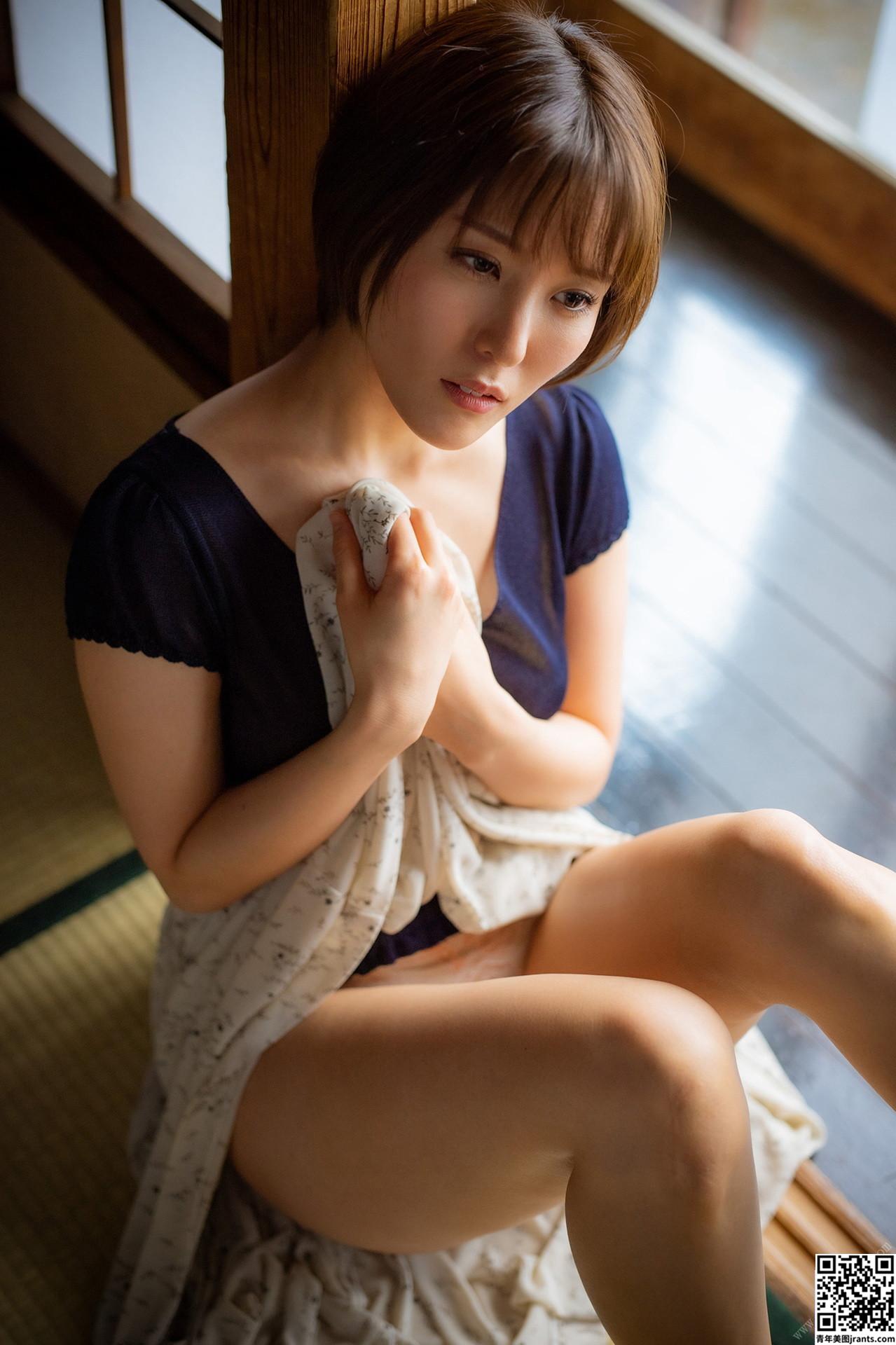 Yumi Asahina 朝比奈佑未 – The most woman いちばんの女 (79P)