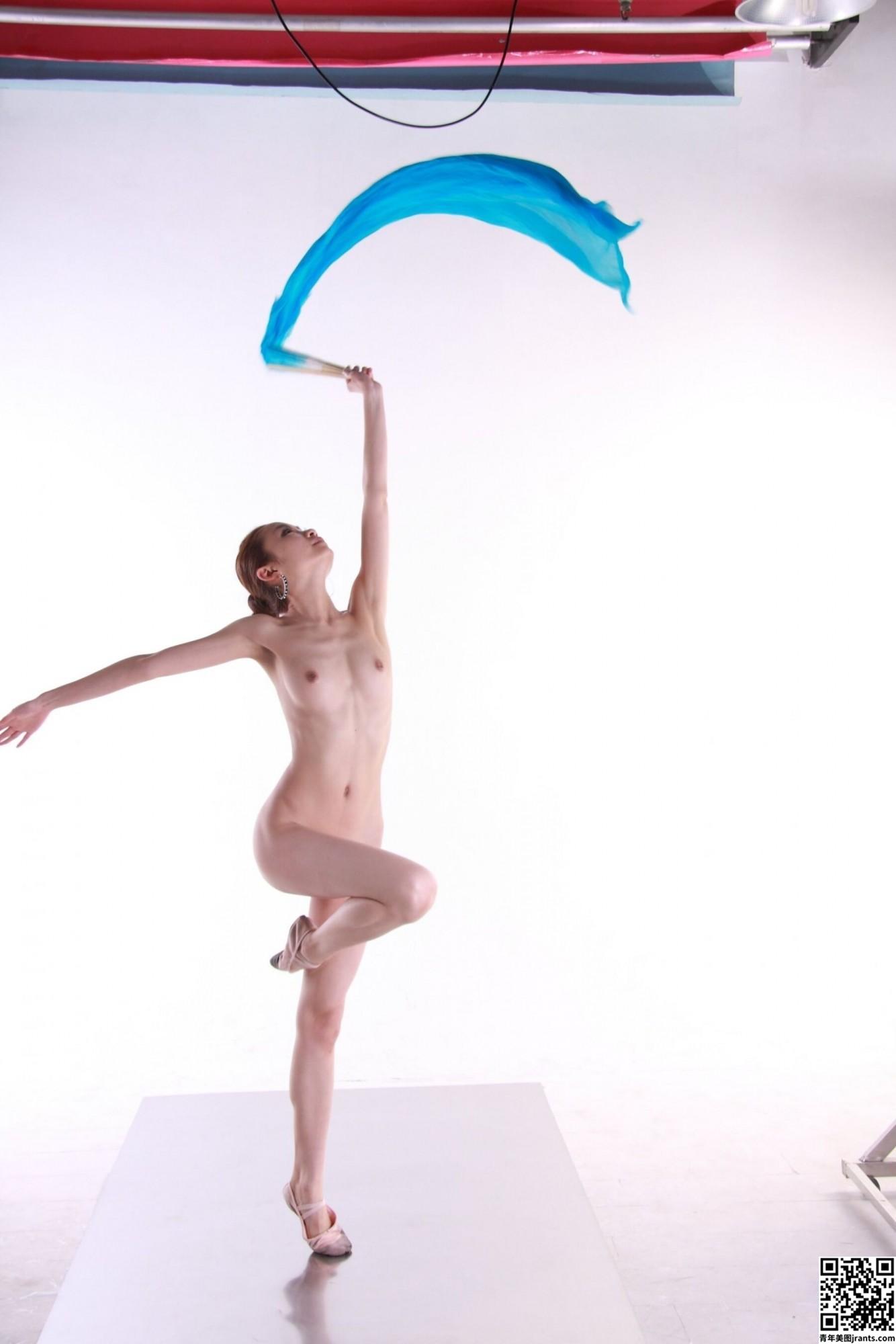 美女跳芭蕾舞这样穿就对-国模贝贝大尺度人体私拍套图-02 (70P)