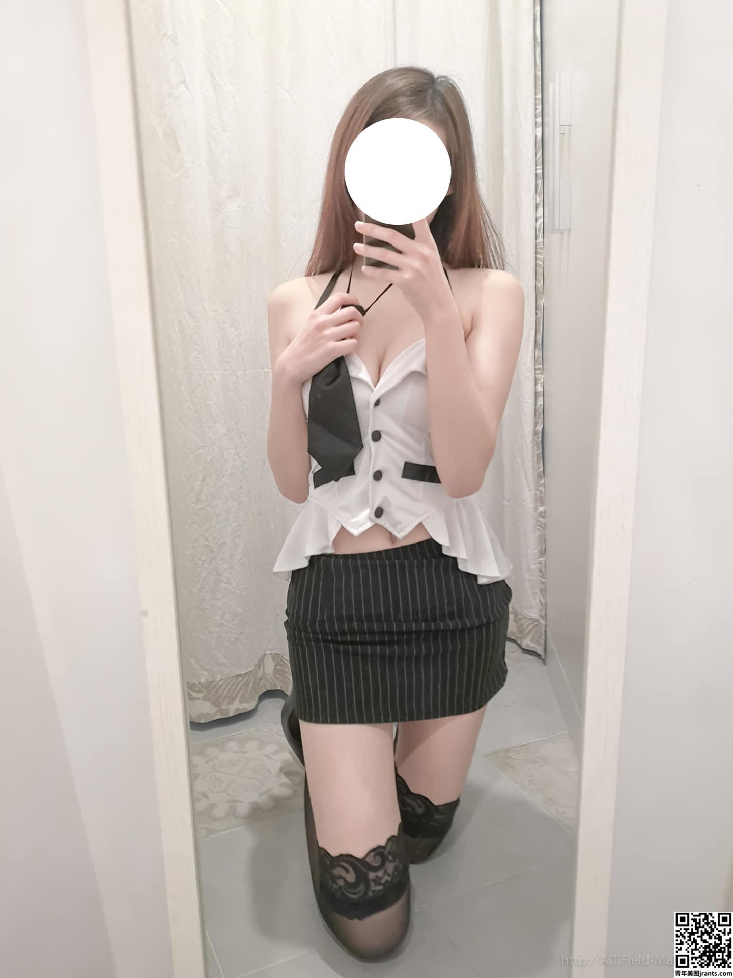 Tsubaki Album Selfie Vol 002 MiniHipSkirt Sexy Teacher (30P)