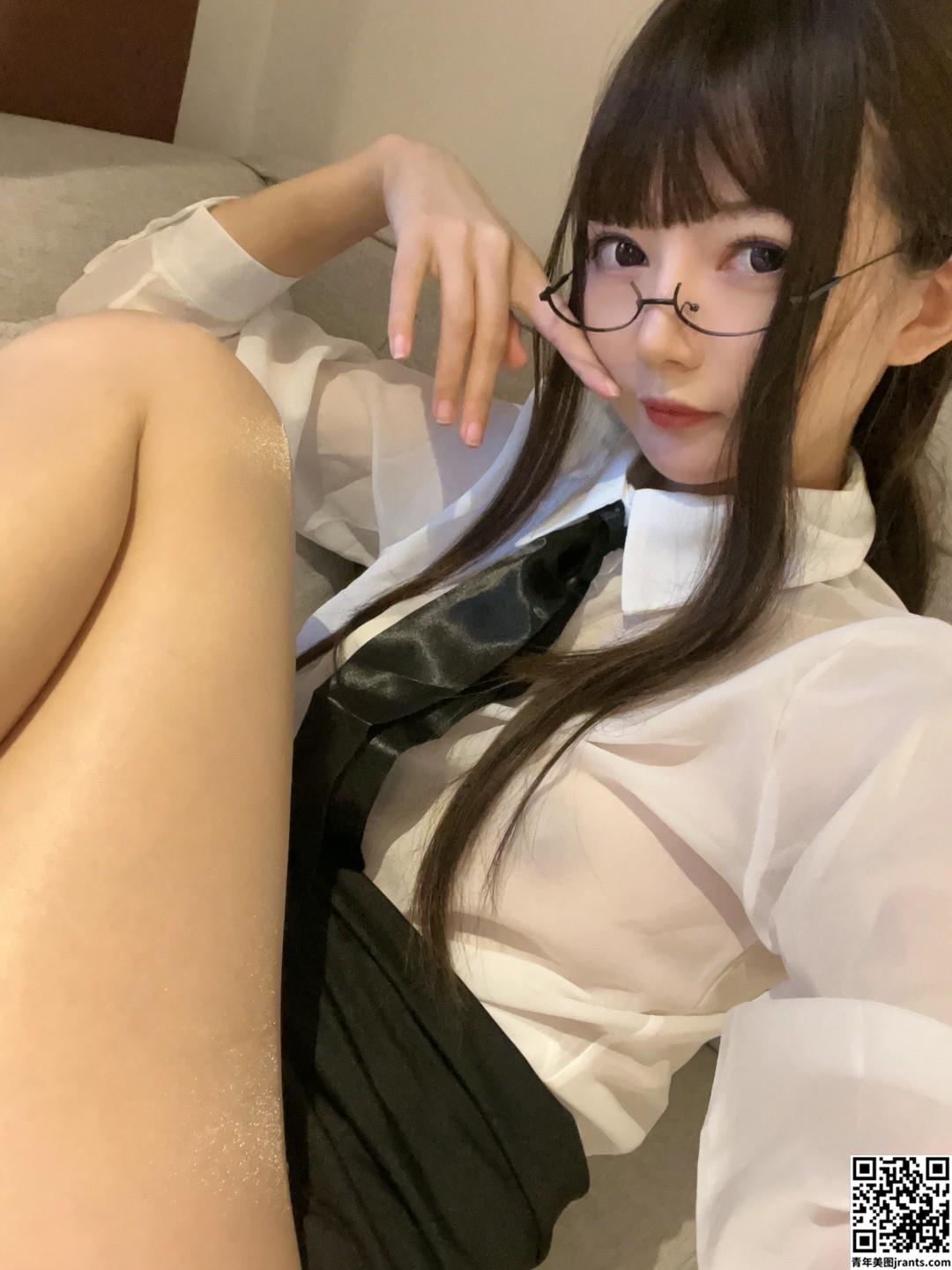 51酱 肉丝眼镜娘