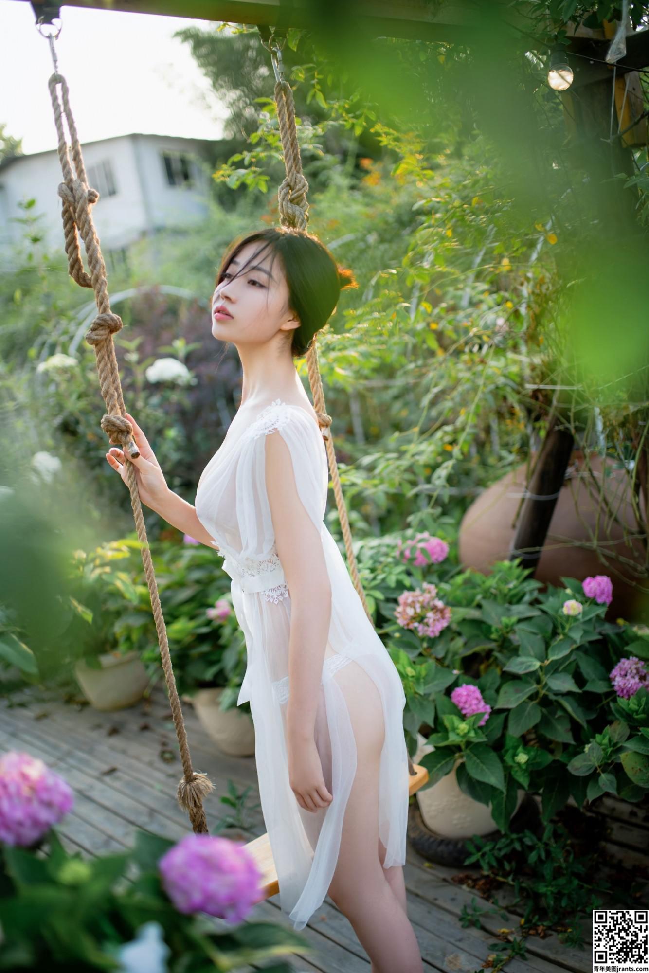 [Coser] 年年 – 神明之女 (39P)