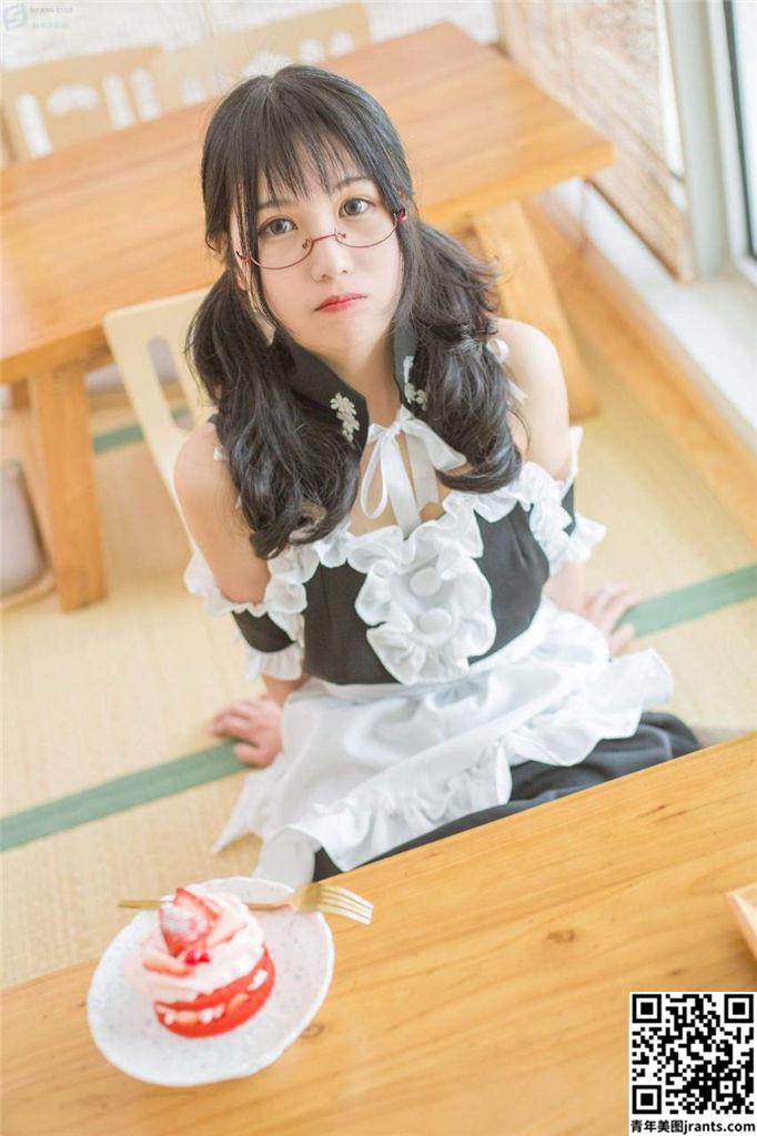 逐月su女仆 – Cute girl maid cosplay (45P)
